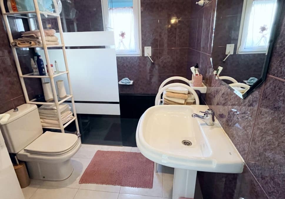 6 bedroom Villa for sale in Denia with pool garage - € 499,900 (Ref: 9481467)