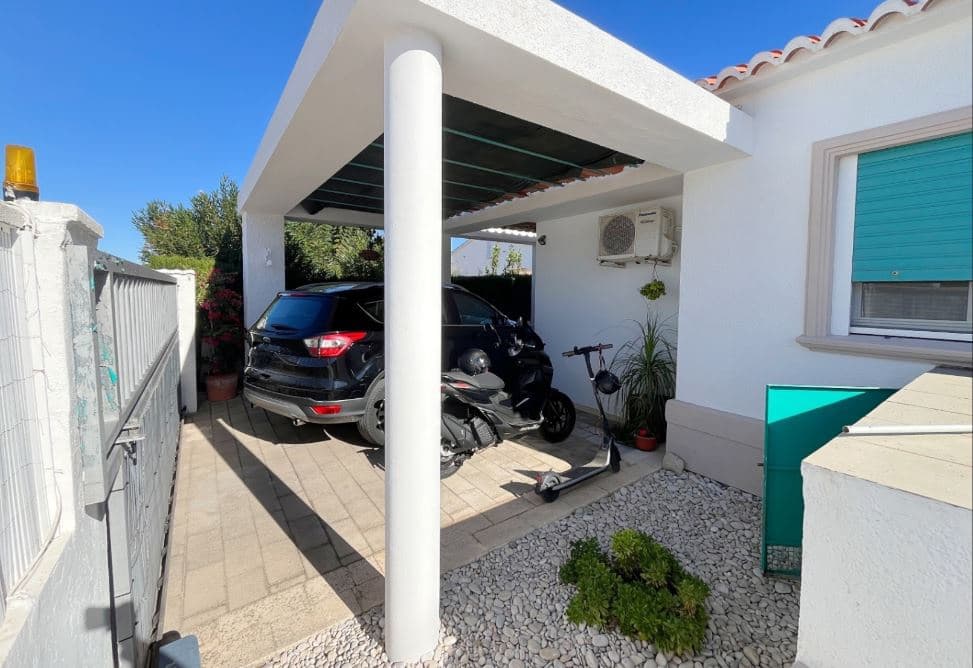 6 bedroom Villa for sale in Denia with pool garage - € 499,900 (Ref: 9481467)