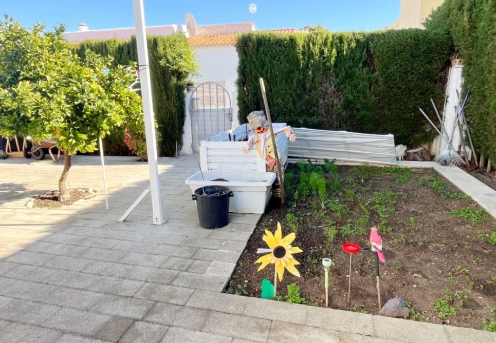 6 bedroom Villa for sale in Denia with pool garage - € 499,900 (Ref: 9481467)