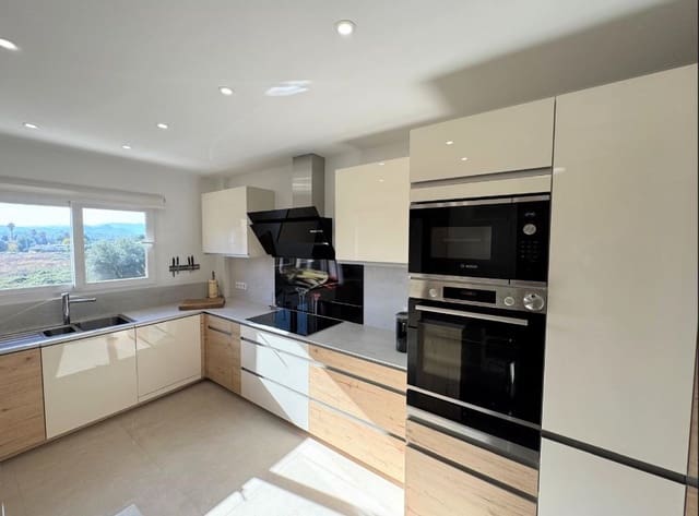 4 makuuhuone Huoneisto myytävänä paikassa Les Bovetes - La Felicidad, Dénia mukana uima-altaan 
autotalli - 790 000 € (Ref: 9528400)