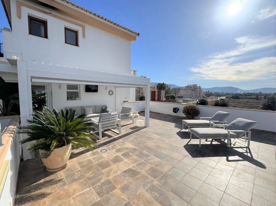 4 makuuhuone Huoneisto myytävänä paikassa Denia mukana uima-altaan 
autotalli - 790 000 € (Ref: 9528400)