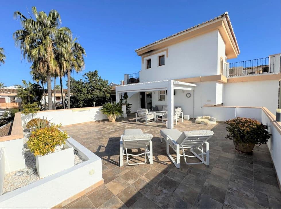 4 makuuhuone Huoneisto myytävänä paikassa Denia mukana uima-altaan 
autotalli - 790 000 € (Ref: 9528400)