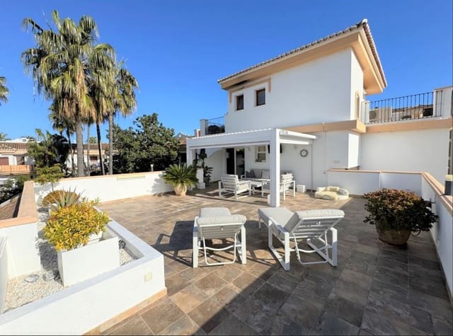 4 makuuhuone Huoneisto myytävänä paikassa Les Bovetes - La Felicidad, Dénia mukana uima-altaan 
autotalli - 790 000 € (Ref: 9528400)