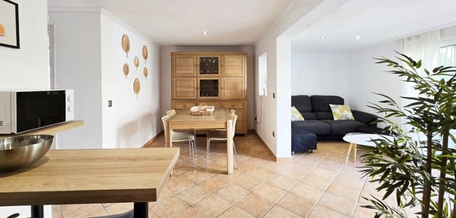 Apartamento de 2 habitaciones en Les Bassetes - El Marjal, Dénia en venta con piscina garaje - 218.500 € (Ref: 9575016)