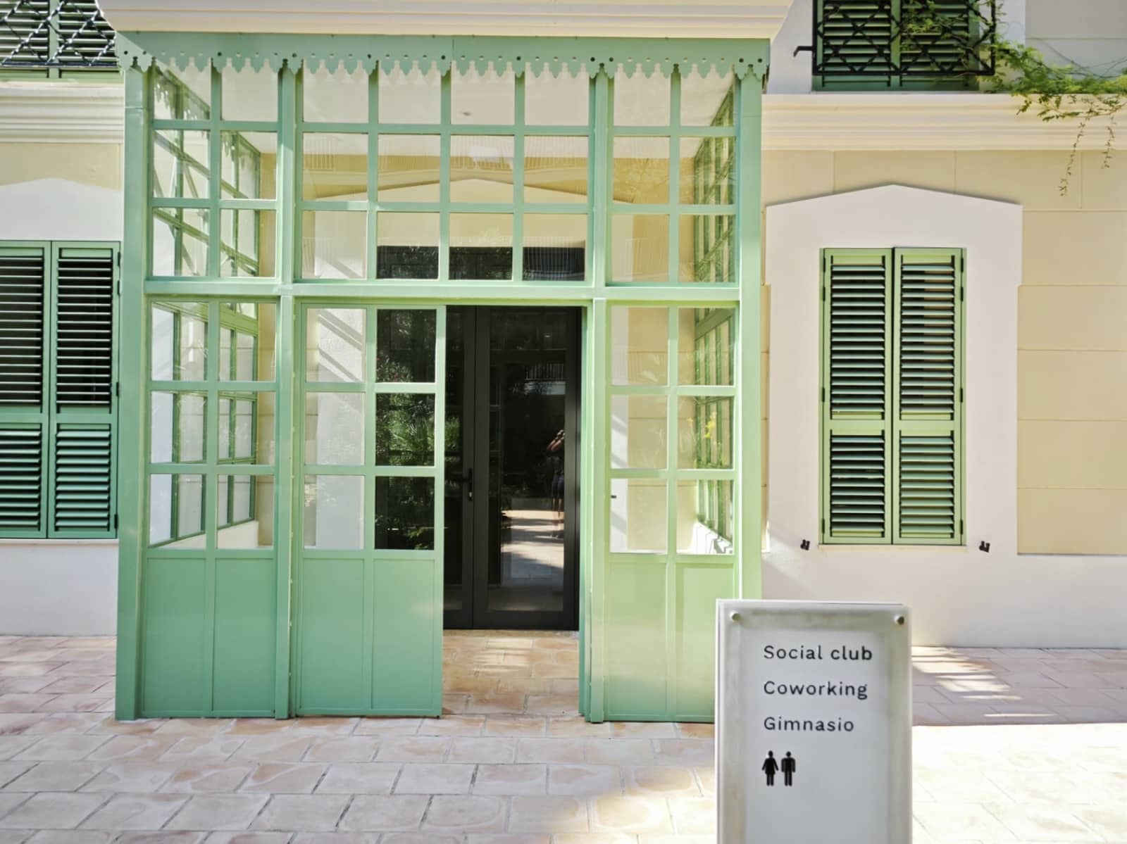 2 bedroom Apartment for sale in Denia with pool garage - € 419,000 (Ref: 9583428)