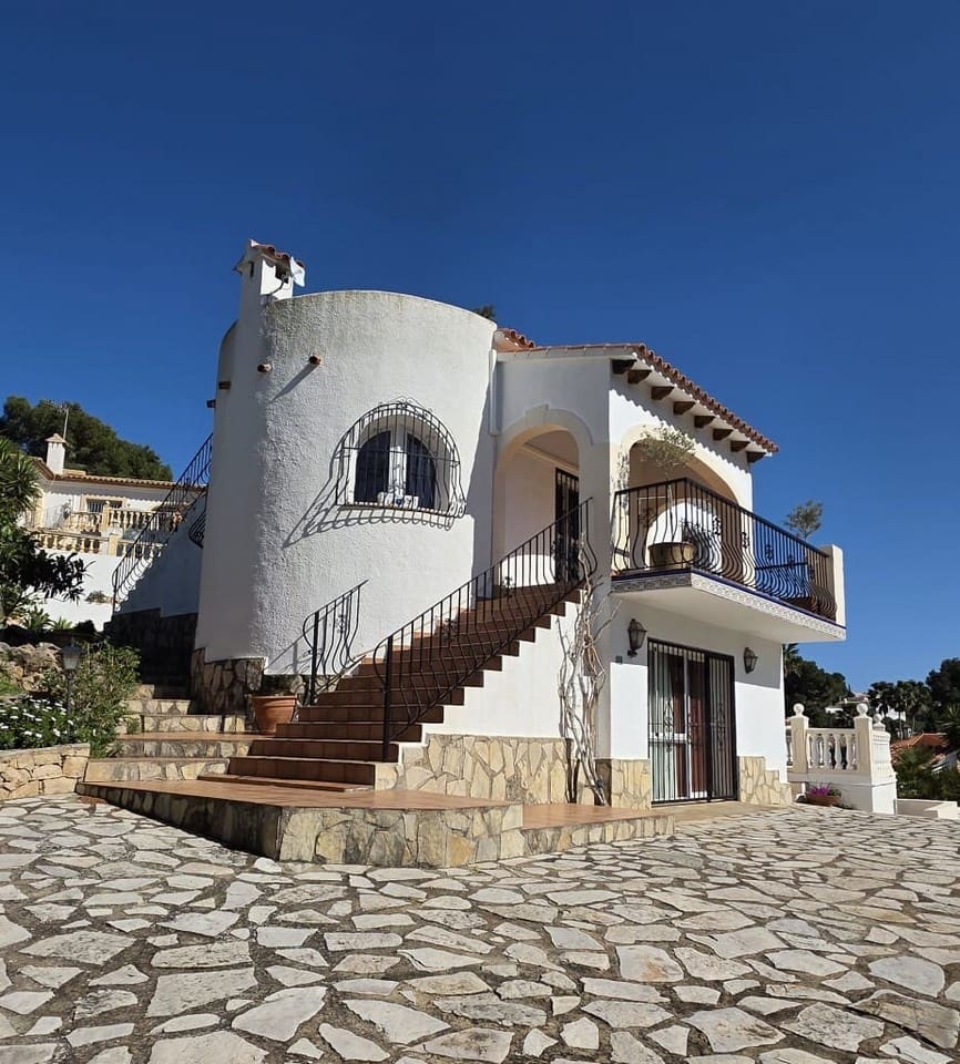 3 bedroom Villa for sale in Denia with pool garage - € 499,000 (Ref: 9713565)