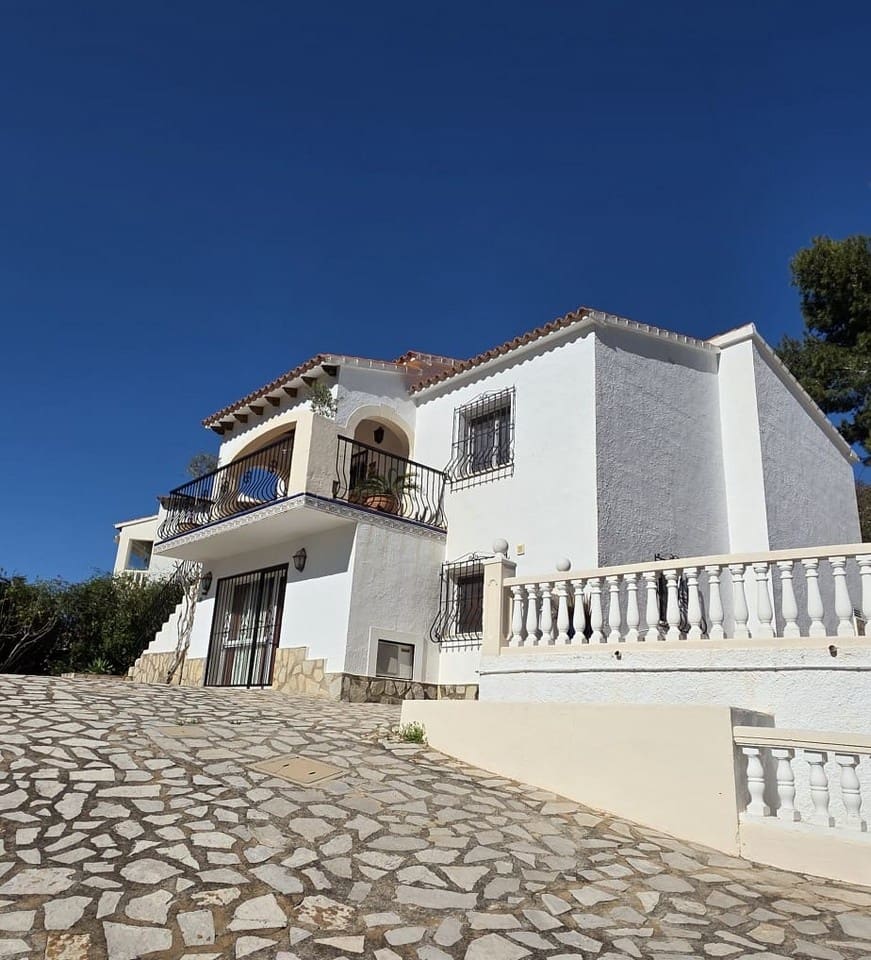 3 bedroom Villa for sale in Denia with pool garage - € 499,000 (Ref: 9713565)