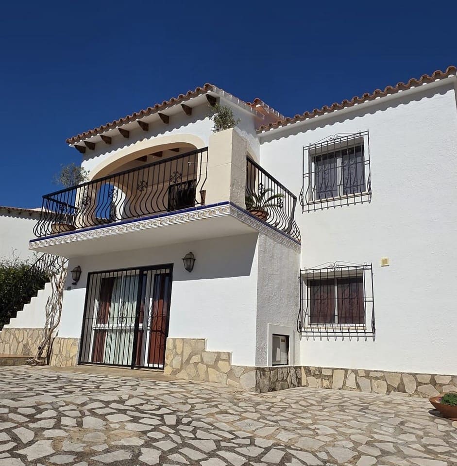 3 bedroom Villa for sale in Denia with pool garage - € 499,000 (Ref: 9713565)