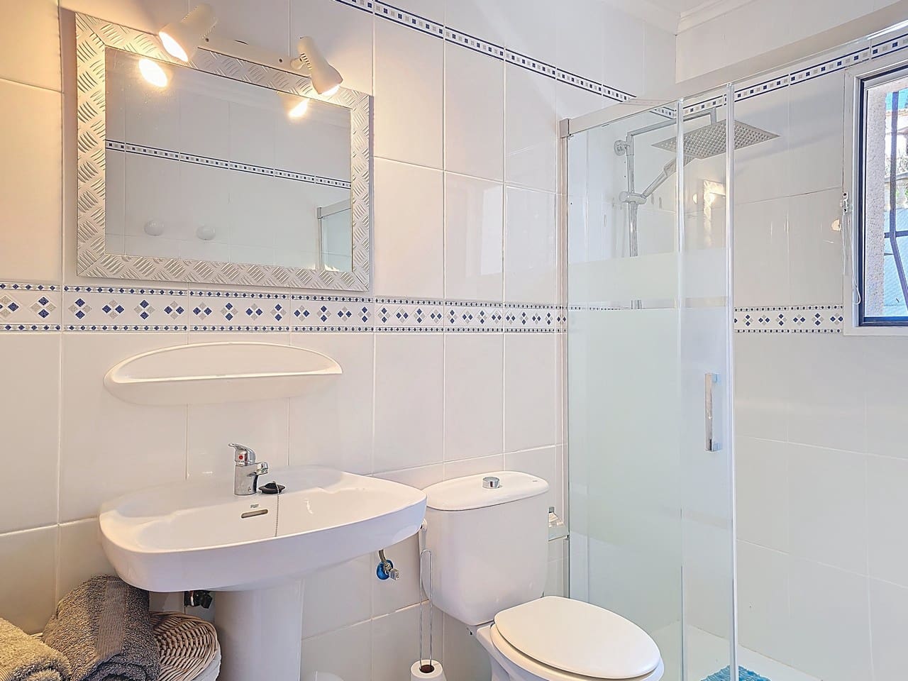 3 bedroom Villa for sale in Denia with pool garage - € 499,000 (Ref: 9713565)