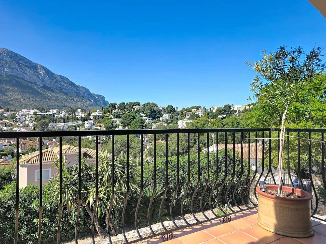 3 bedroom Villa for sale in Denia with pool garage - € 499,000 (Ref: 9713565)