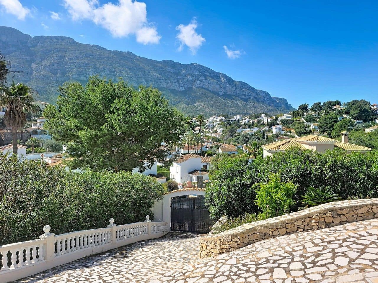 3 bedroom Villa for sale in Denia with pool garage - € 499,000 (Ref: 9713565)