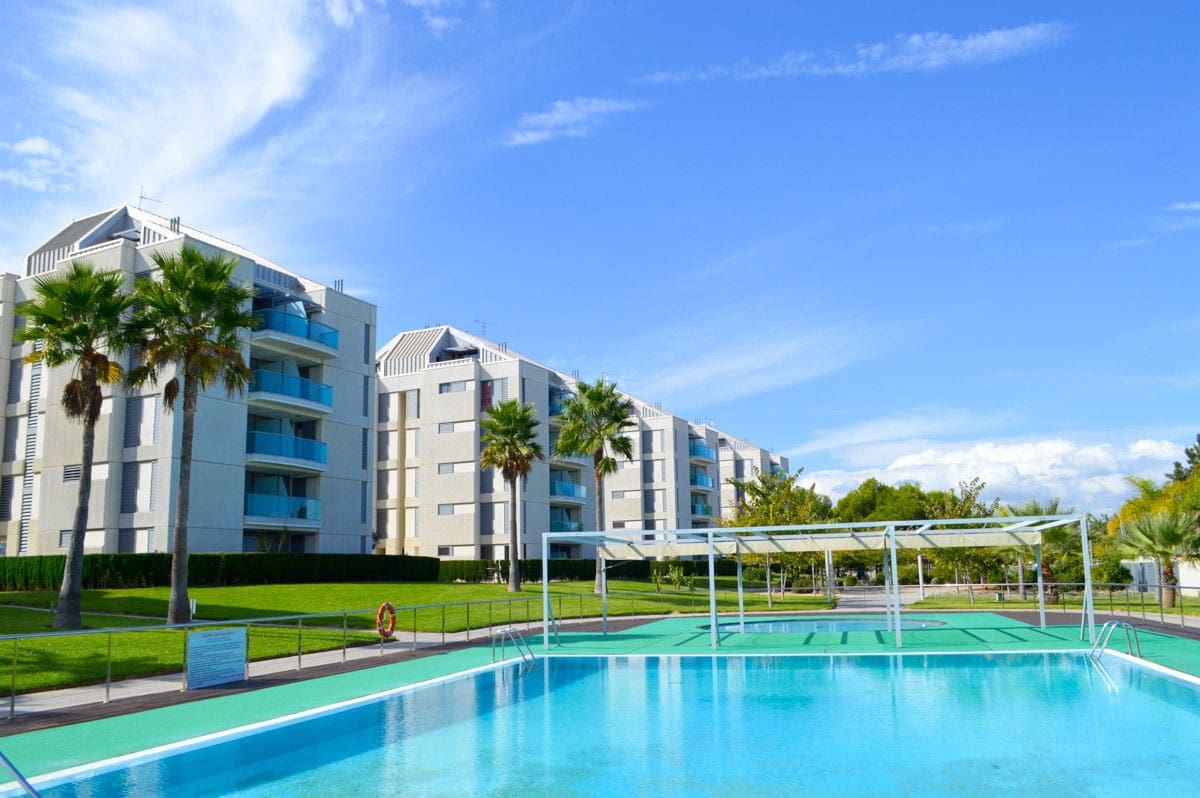2 bedroom Apartment for sale in Denia with pool garage - € 230,000 (Ref: 9789462)