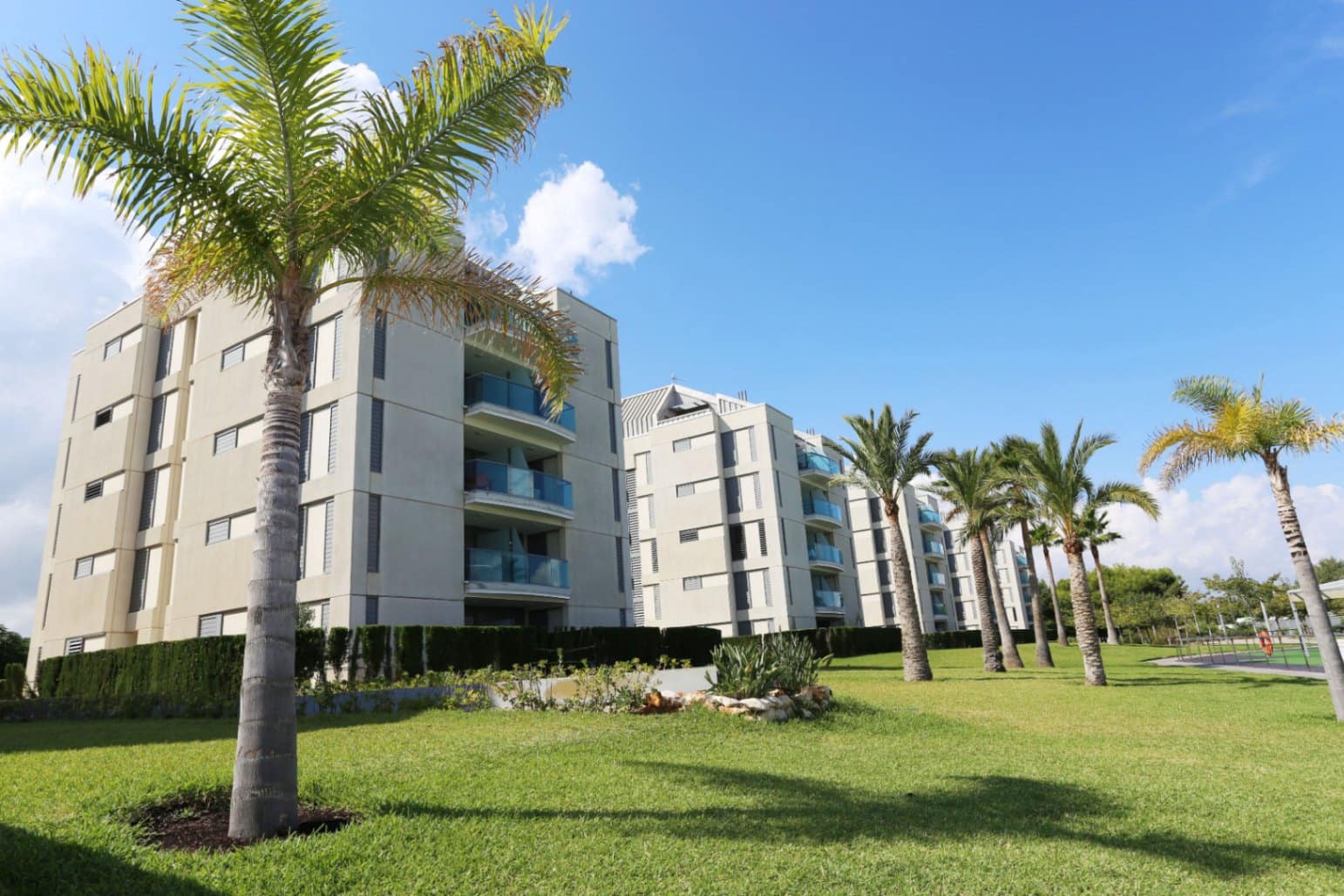 2 bedroom Apartment for sale in Denia with pool garage - € 230,000 (Ref: 9789462)