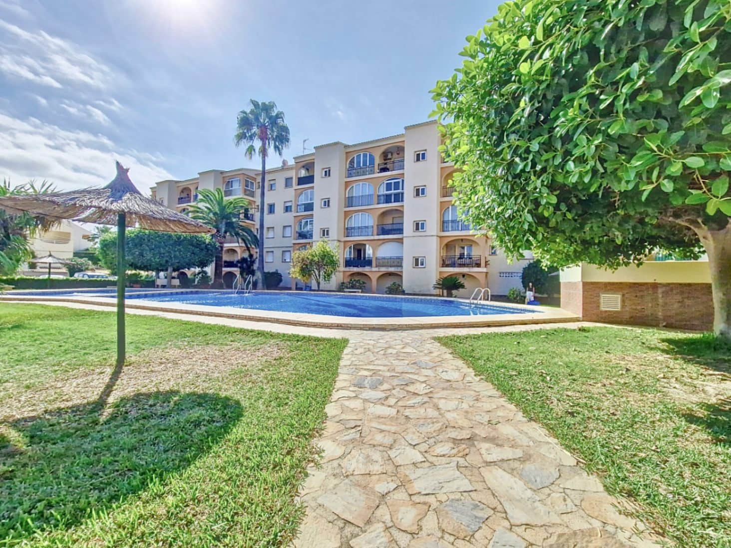 2 soveværelse Lejlighed til salg i Denia med swimmingpool garage - € 219.000 (Ref: 9852167)