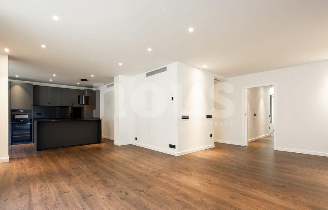 3 bedroom Apartment for sale in Anaza with garage - € 850,000 (Ref: 10044082)