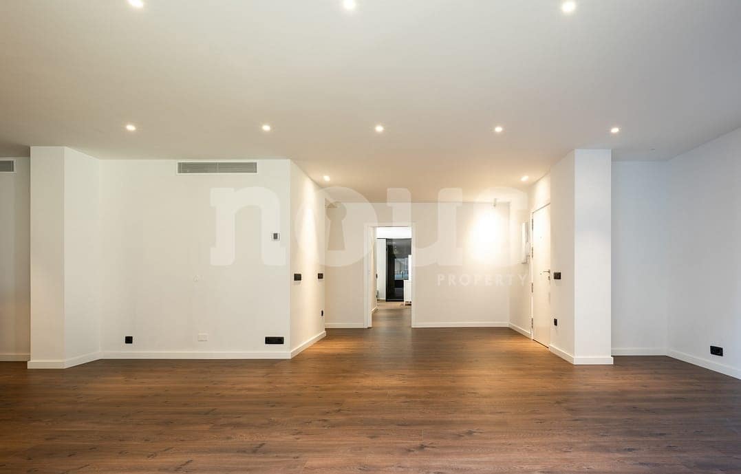 3 bedroom Apartment for sale in Anaza with garage - € 850,000 (Ref: 10044082)
