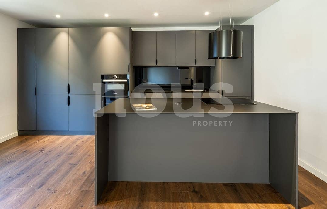 3 bedroom Apartment for sale in Anaza with garage - € 850,000 (Ref: 10044082)