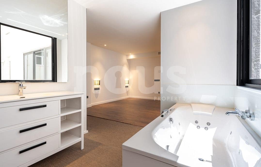 3 bedroom Apartment for sale in Anaza with garage - € 850,000 (Ref: 10044082)