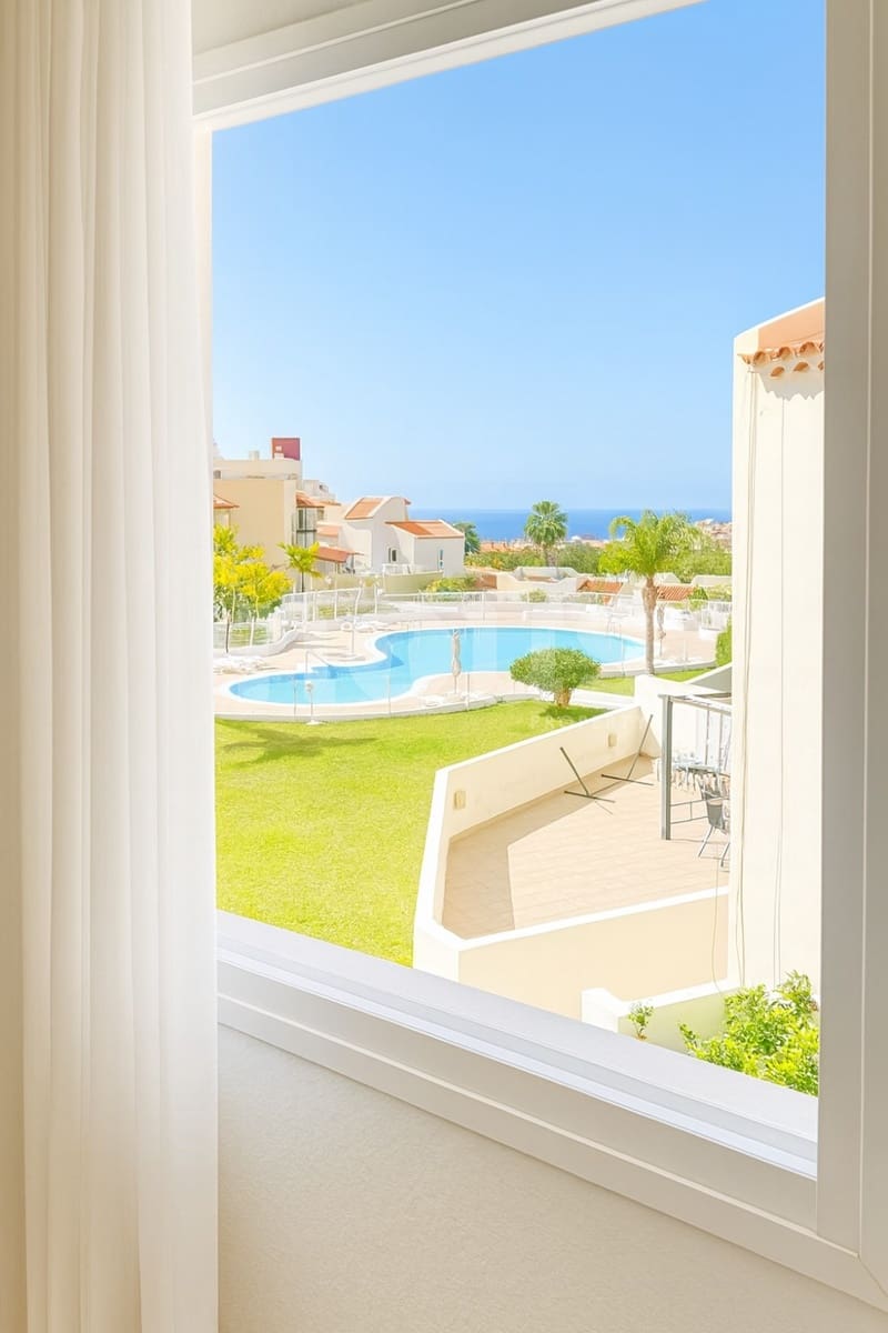4 quarto Moradia em Banda para venda em El Madronal com piscina garagem - 850 000 € (Ref: 10097356)