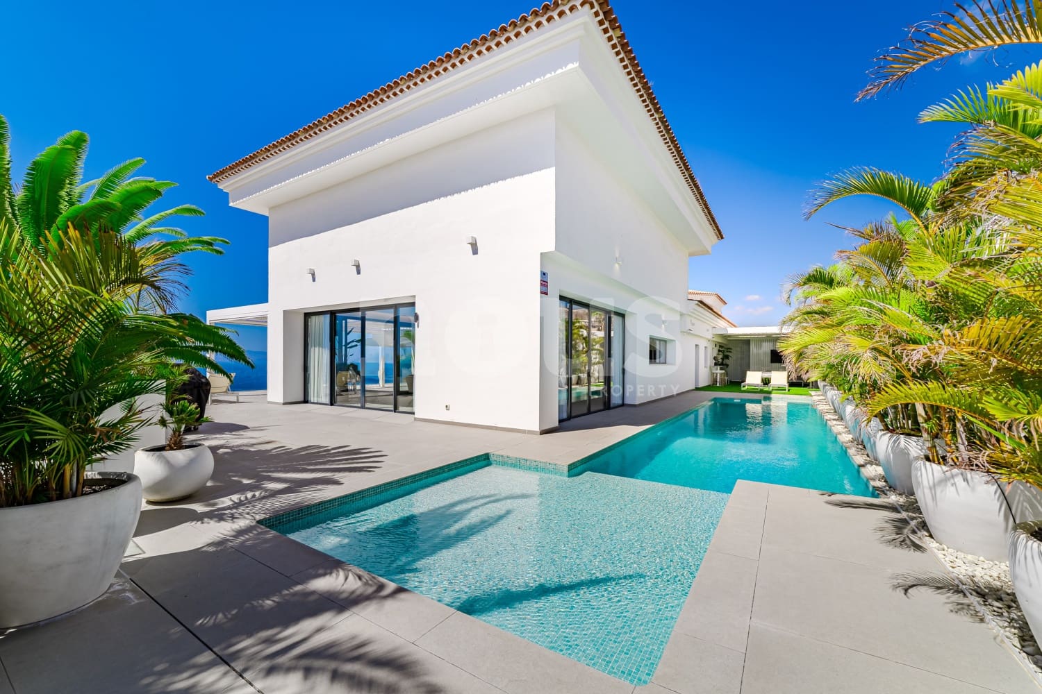 3 bedroom Villa for sale in Costa Adeje with pool garage - € 3,100,000 (Ref: 10165415)