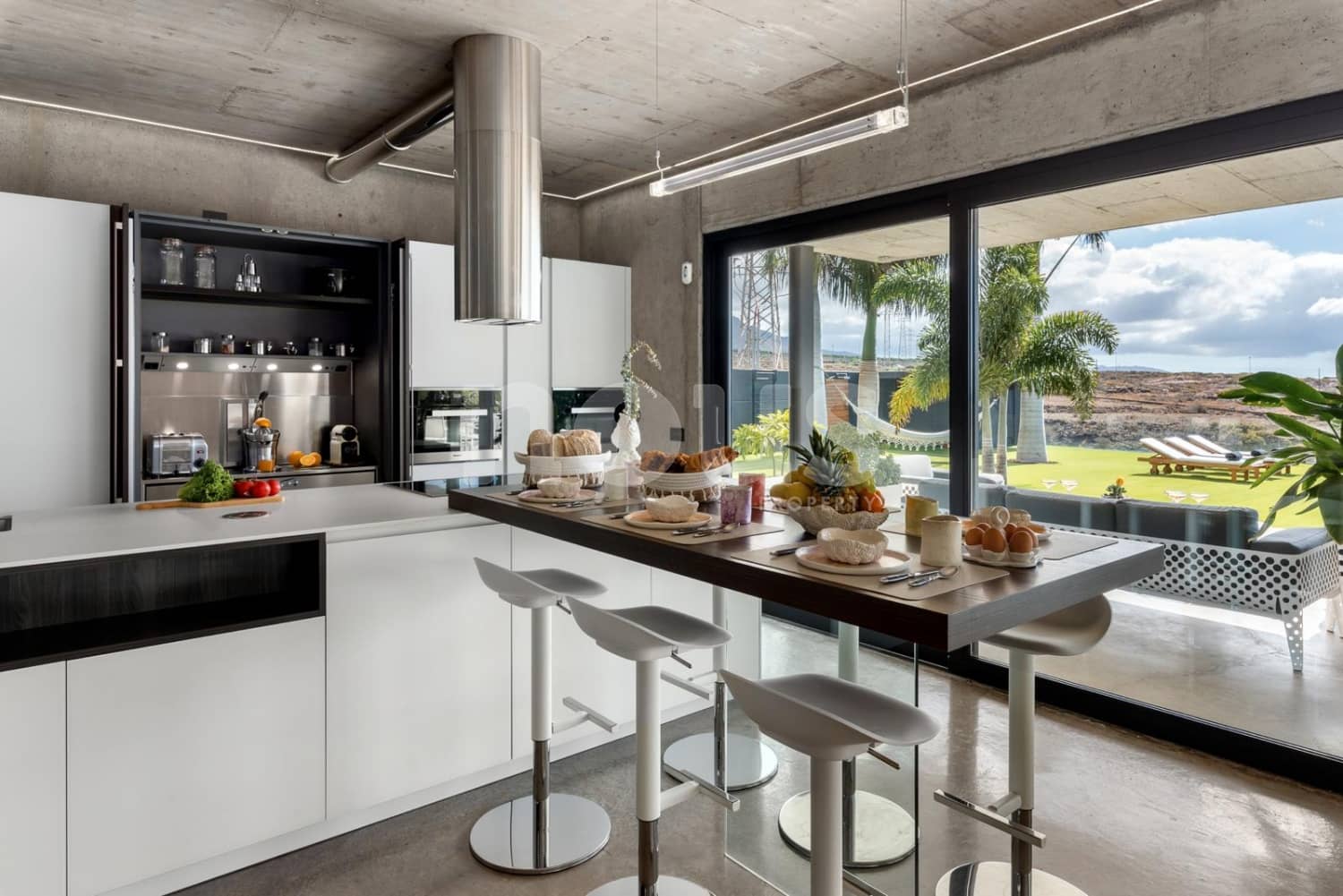 4 bedroom Villa for sale in Playa Paraiso with pool garage - € 3,400,000 (Ref: 10173131)