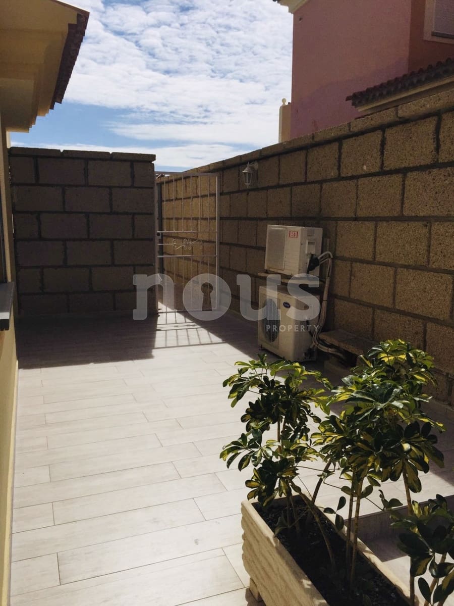 5 soveværelse Rækkehus til salg i El Madronal med swimmingpool - € 884.000 (Ref: 6075503)