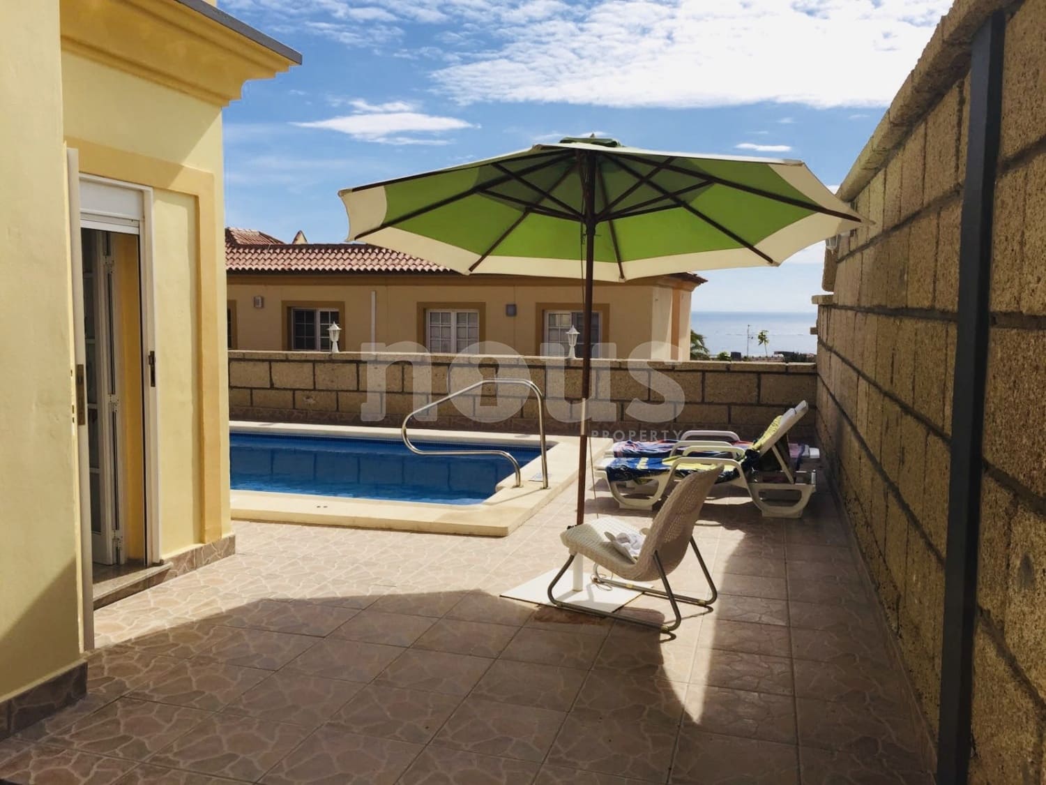 5 soveværelse Rækkehus til salg i El Madronal med swimmingpool - € 884.000 (Ref: 6075503)