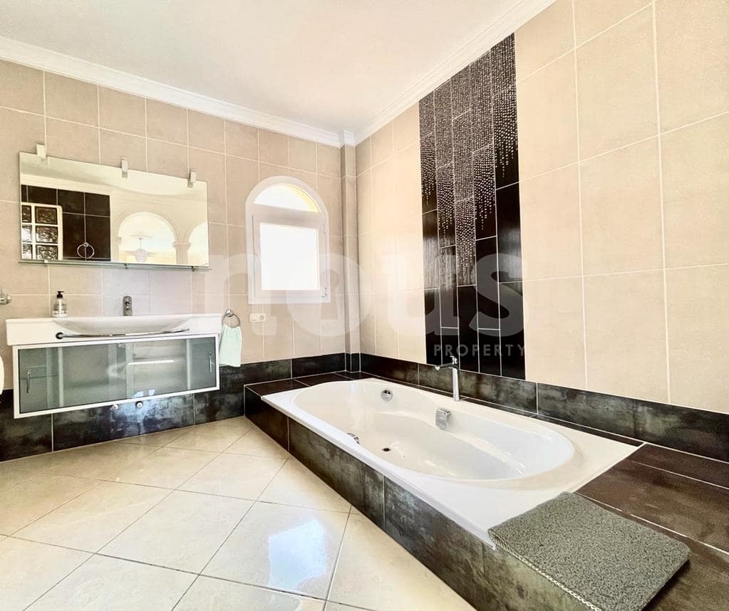 5 soveværelse Villa til salg i Callao Salvaje med swimmingpool - € 1.250.000 (Ref: 6727851)