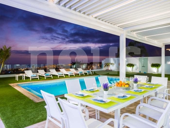 6 slaapkamer Villa te koop in El Madronal met zwembad - € 2.550.000 (Ref: 8190036)