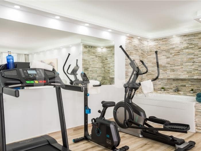 6 slaapkamer Villa te koop in El Madronal met zwembad - € 2.550.000 (Ref: 8190036)