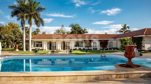 10 soveværelse Villa til salg i Maspalomas, San Bartolomé de Tirajana med swimmingpool - € 7.200.000 (Ref: 8250944)