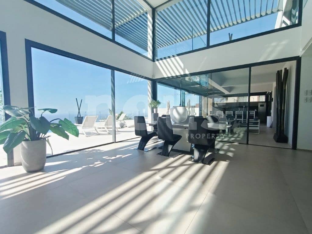 4 slaapkamer Villa te koop in Torviscas met zwembad - € 2.395.000 (Ref: 8255456)