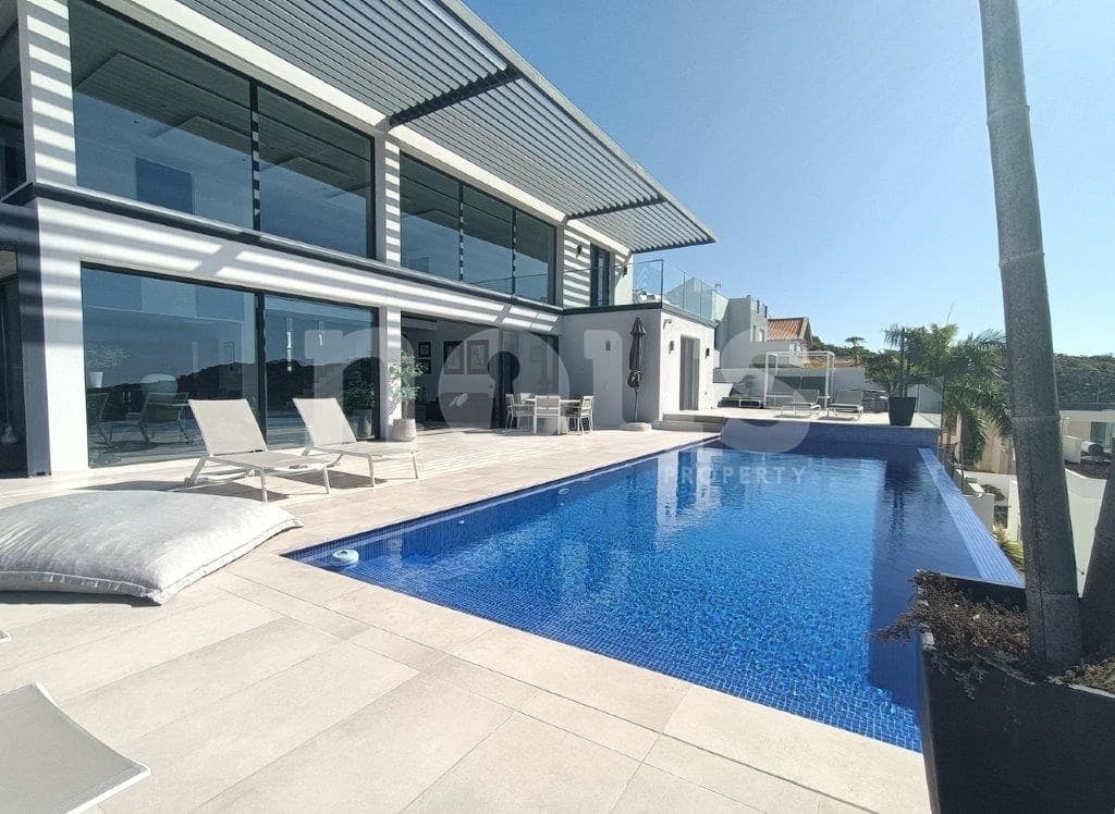 4 slaapkamer Villa te koop in Torviscas met zwembad - € 2.395.000 (Ref: 8255456)