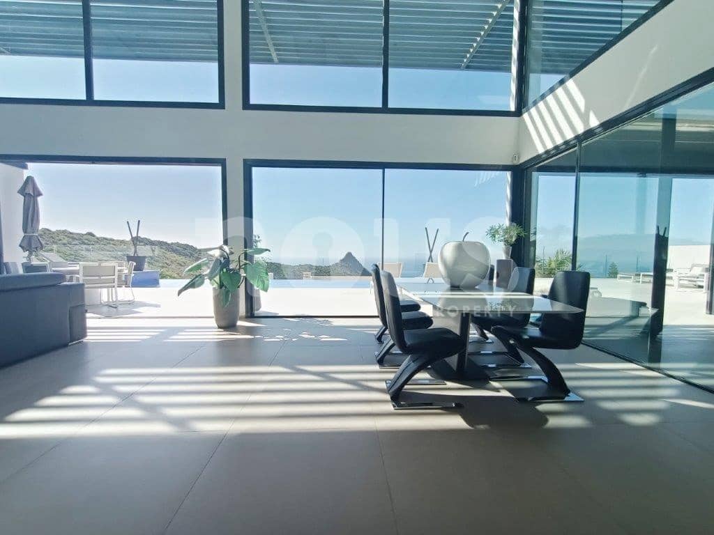 4 slaapkamer Villa te koop in Torviscas met zwembad - € 2.395.000 (Ref: 8255456)