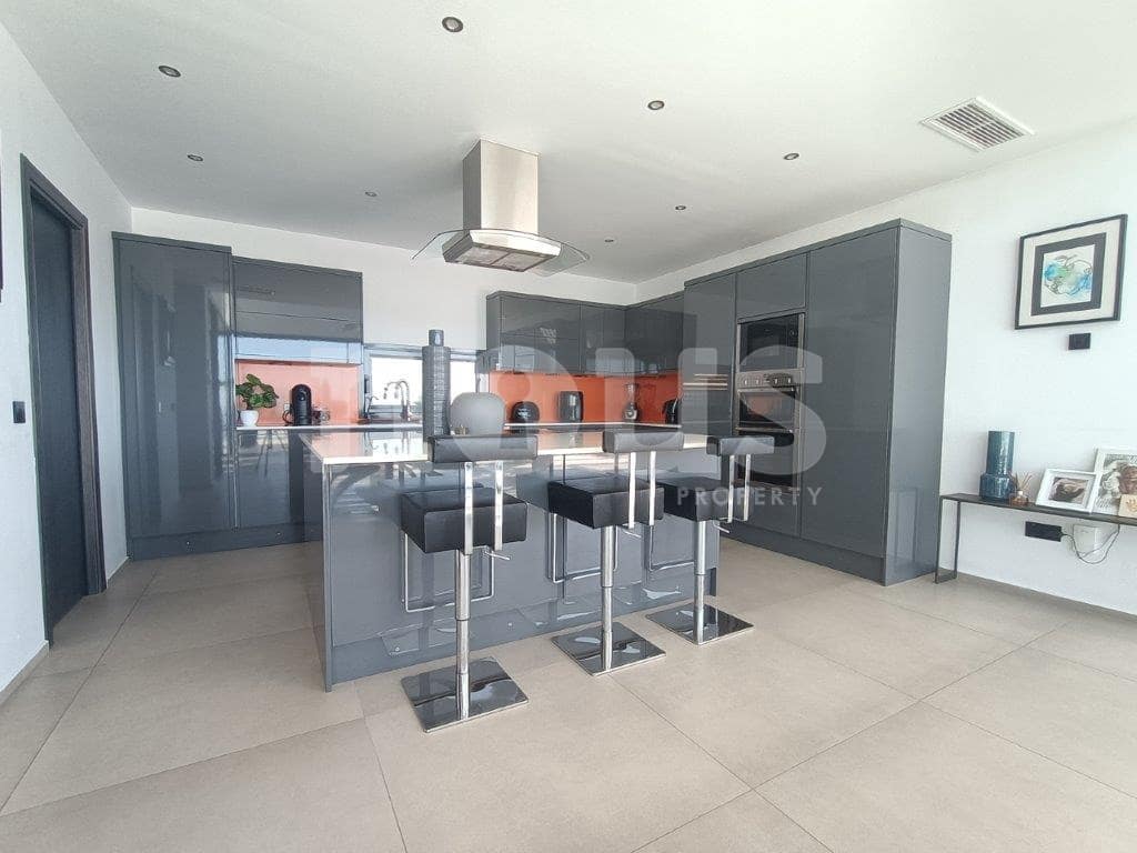 4 slaapkamer Villa te koop in Torviscas met zwembad - € 2.395.000 (Ref: 8255456)