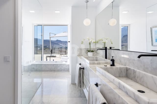 5 soveværelse Villa til salg i La Caleta Adeje, Adeje med swimmingpool - € 6.900.000 (Ref: 8260092)