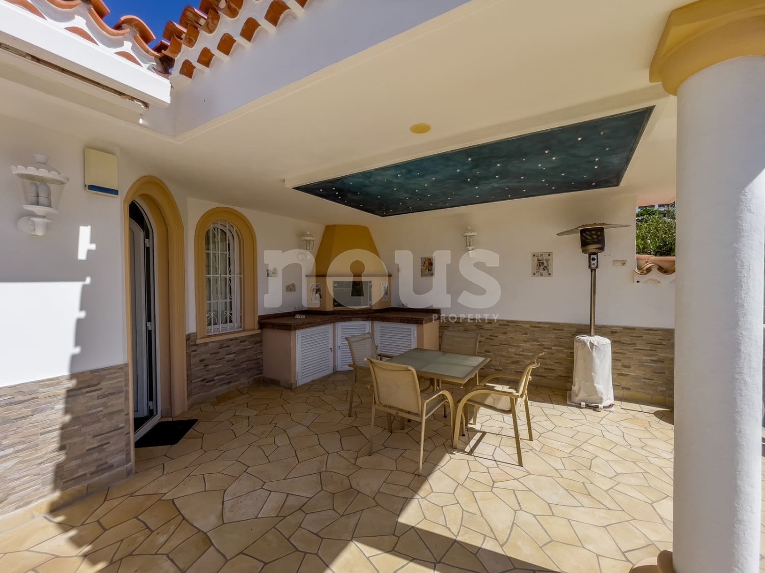 3 soveværelse Rækkehus til salg i Playa del Duque med swimmingpool - € 2.950.000 (Ref: 8312680)