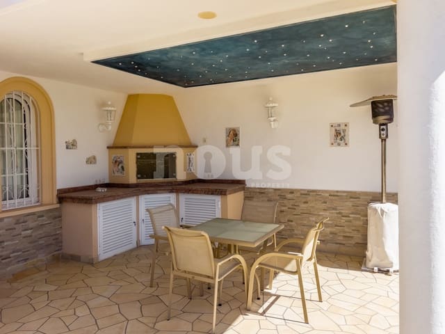 3 bedroom Terraced Villa for sale in Playa del Duque, Adeje with pool - € 2,950,000 (Ref: 8312680)