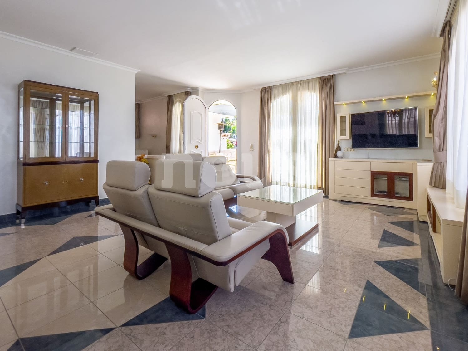 3 soveværelse Rækkehus til salg i Playa del Duque med swimmingpool - € 2.950.000 (Ref: 8312680)