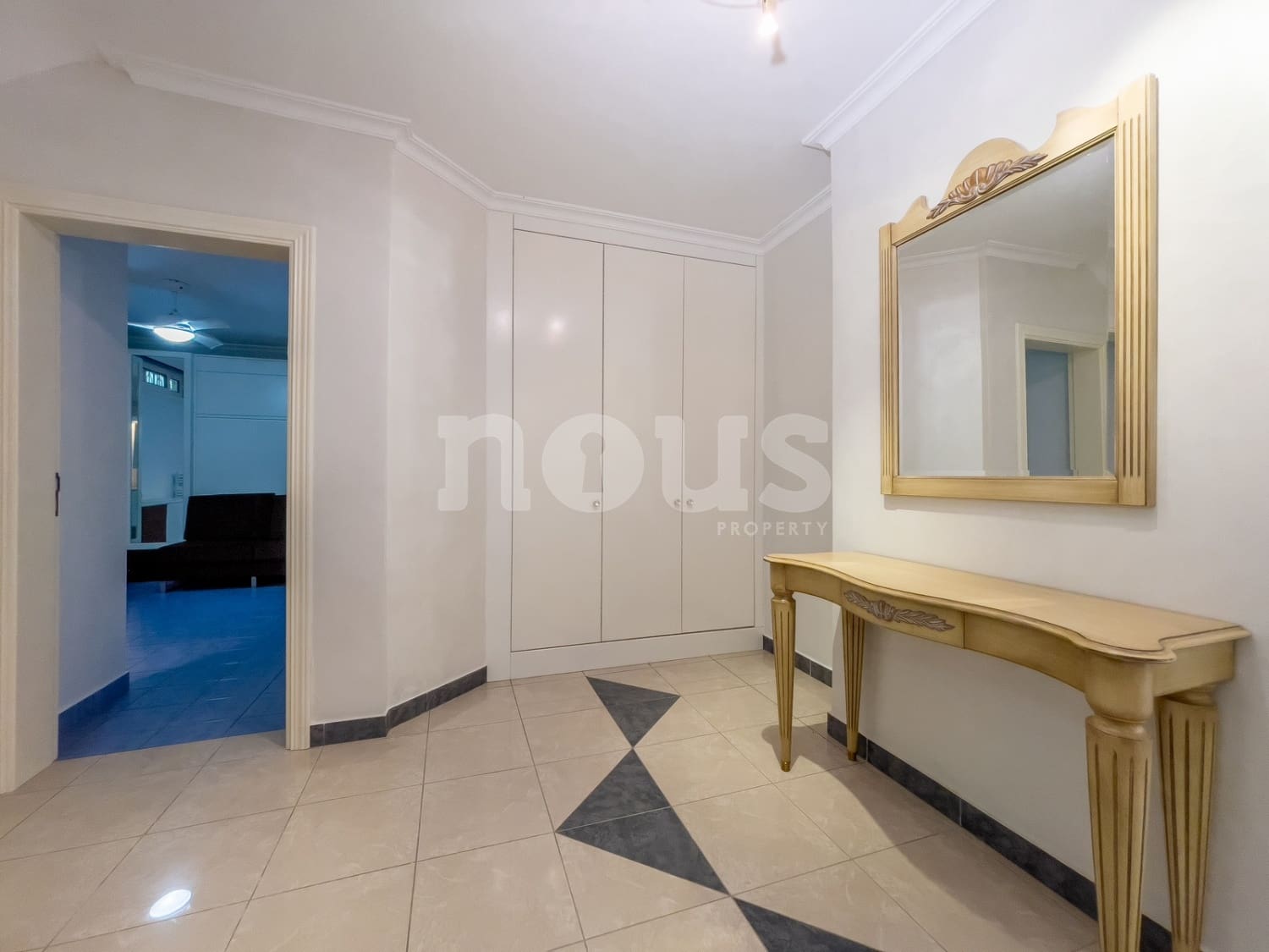 3 soveværelse Rækkehus til salg i Playa del Duque med swimmingpool - € 2.950.000 (Ref: 8312680)