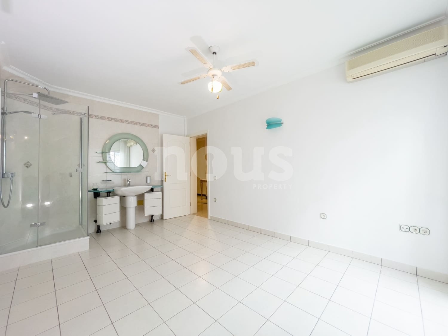 3 soveværelse Rækkehus til salg i Playa del Duque med swimmingpool - € 2.950.000 (Ref: 8312680)