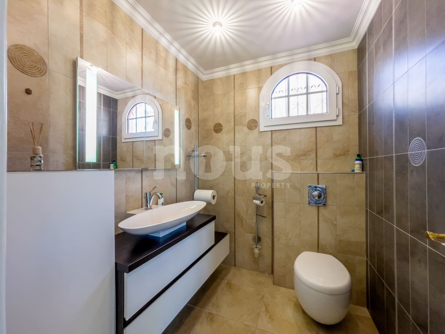 3 soveværelse Rækkehus til salg i Playa del Duque med swimmingpool - € 2.950.000 (Ref: 8312680)