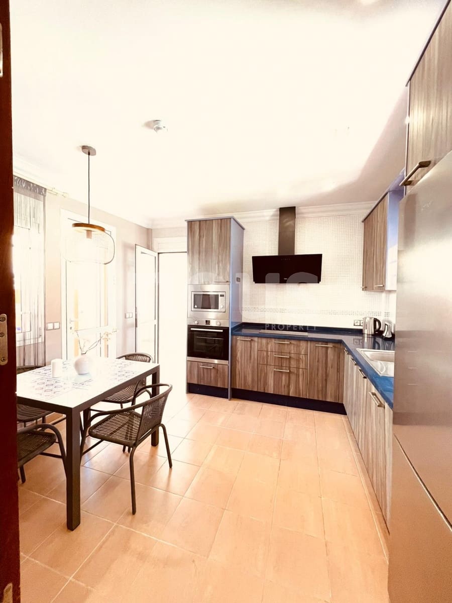 4 sovrum Villa till salu i Los Cristianos med pool - 795 000 € (Ref: 8312798)