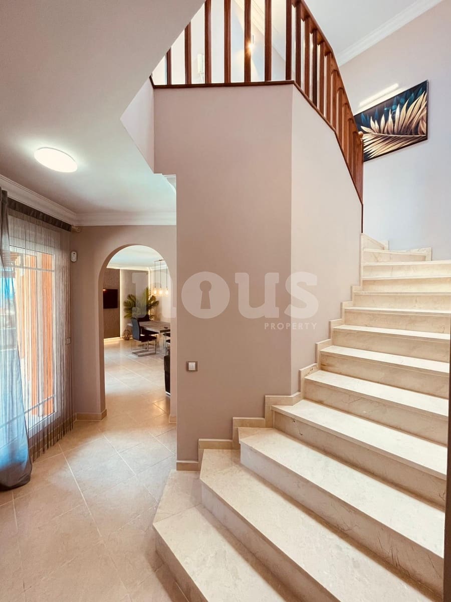 4 sovrum Villa till salu i Los Cristianos med pool - 795 000 € (Ref: 8312798)