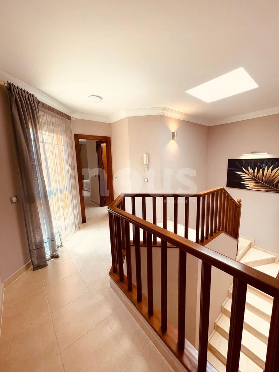 4 sovrum Villa till salu i Los Cristianos med pool - 795 000 € (Ref: 8312798)