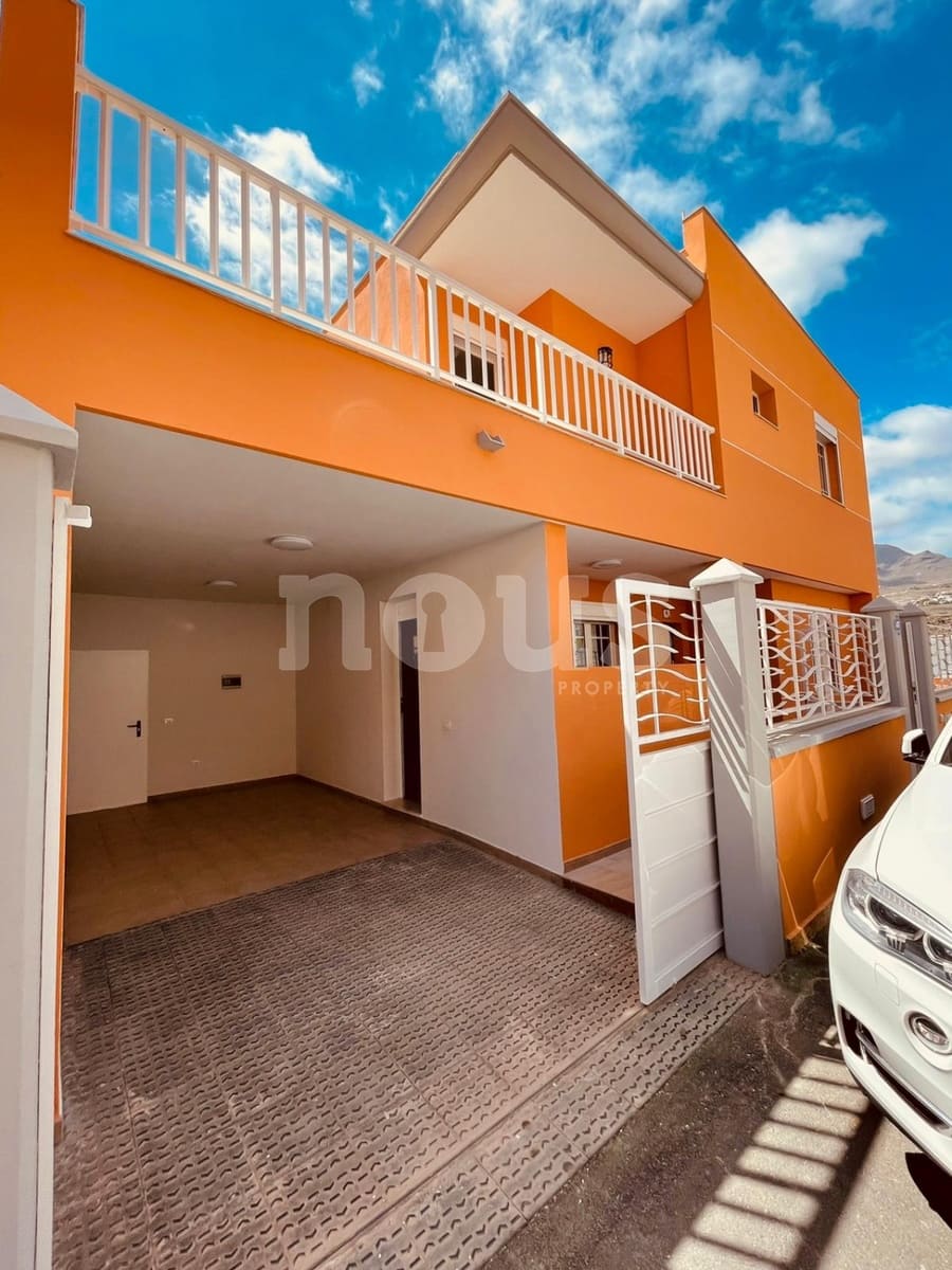 4 sovrum Villa till salu i Los Cristianos med pool - 795 000 € (Ref: 8312798)