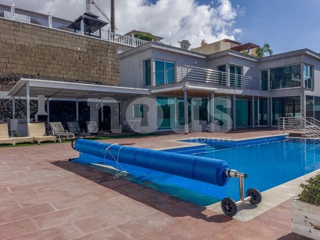 3 slaapkamer Villa te koop in Roque del Conde, Adeje met zwembad - € 1.190.000 (Ref: 8315468)