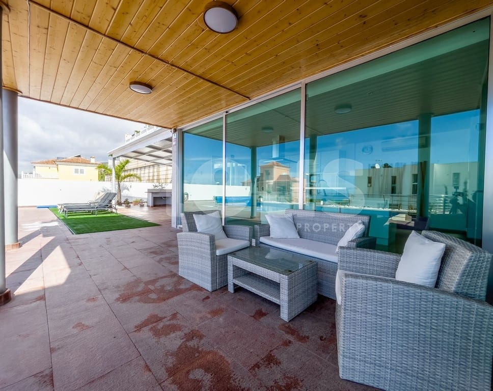 3 chambre Villa/Maison à vendre à Roque del Conde avec piscine - 1 190 000 € (Ref: 8315468)