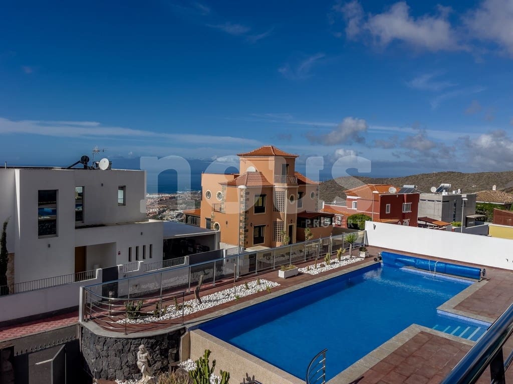 3 chambre Villa/Maison à vendre à Roque del Conde avec piscine - 1 190 000 € (Ref: 8315468)