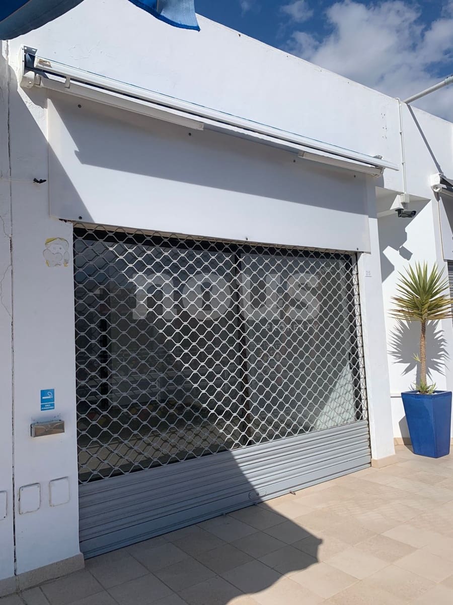 Apartment for sale in Playa de las Americas - € 117,000 (Ref: 8415047)